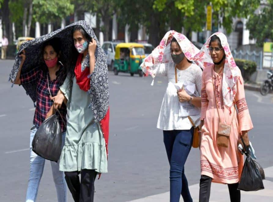 Delhi Heatwave 2025, IMD Red Alert Delhi, Delhi Weather Forecast, Heatwave in North India