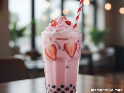 Strawberry Bubble Tea Strawberry Bubble Tea