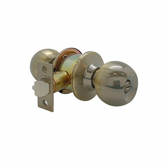 Yale Antique Brass Entrance Knobset - Classic Round Design - Cylinder Lock Yale Antique Brass Entrance Knobset - Classic Round Design - Cylinder Lock