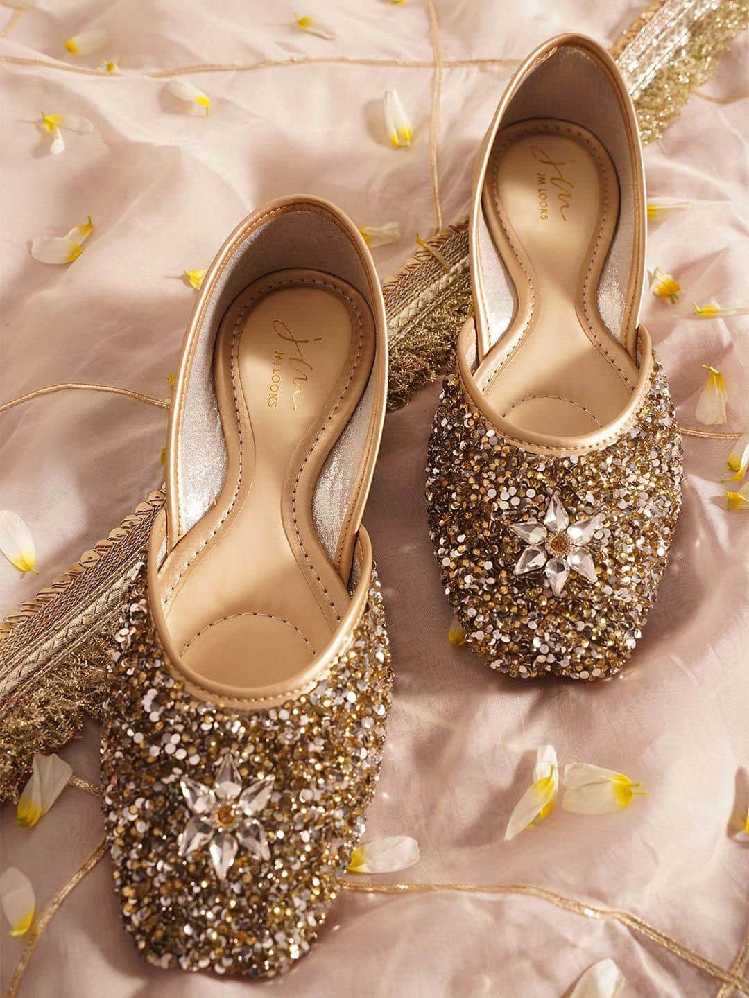 Froh Feet Gold Embellished Mojaris