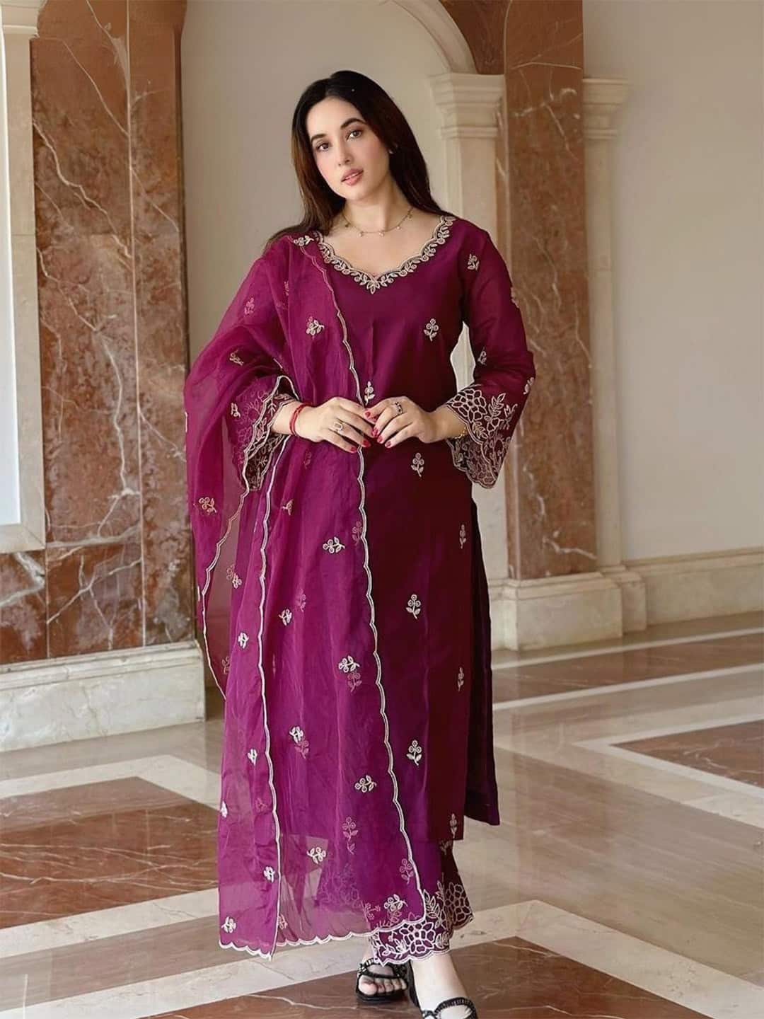 Odette Floral Embroidered Kurta Set