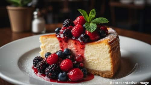 Berry Compote and Baked Cheesecake Berry Compote and Baked Cheesecake