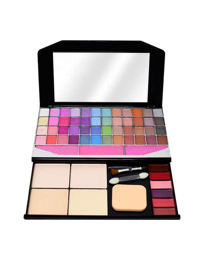  Flawless Beauty Awaits Online at Myntra’s Sale