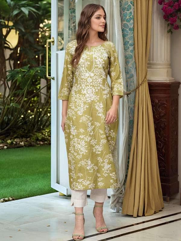 GoSriKi Floral Embroidered Thread Work Regular Kurta GoSriKi Floral Embroidered Thread Work Regular Kurta