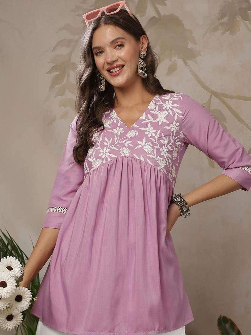 Uparna Women Ethnic Motifs Embroidered Chikankari Kurta