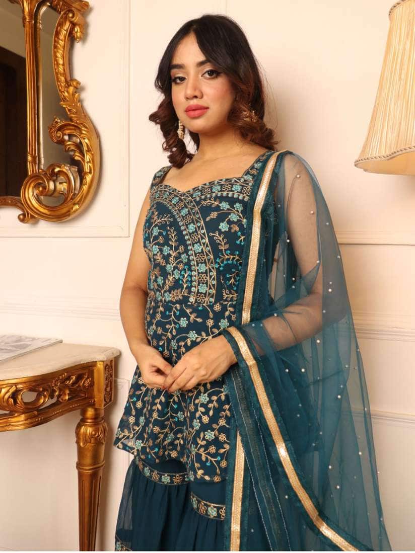 Virah Fashion Floral Embroidered Kurta