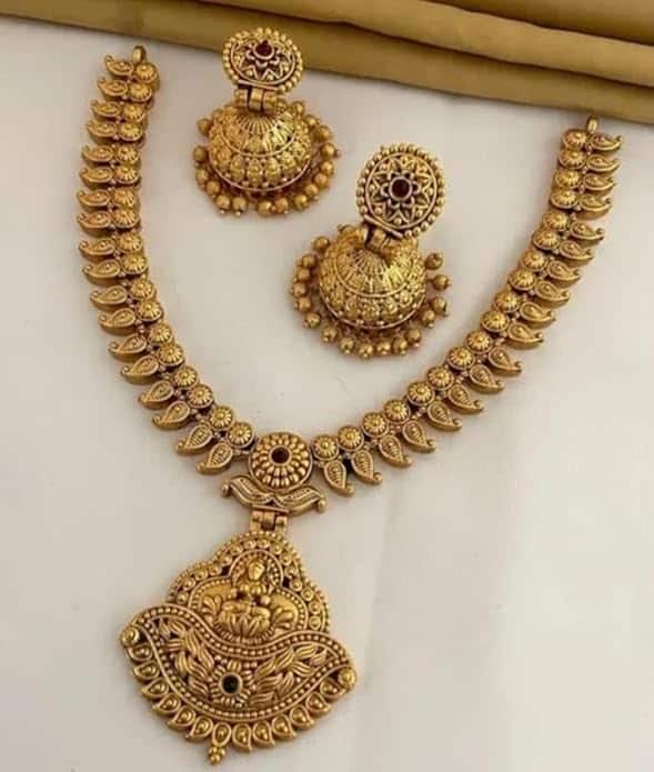 LucentArts Lakshmi Choker Necklace Set LucentArts Lakshmi Choker Necklace Set