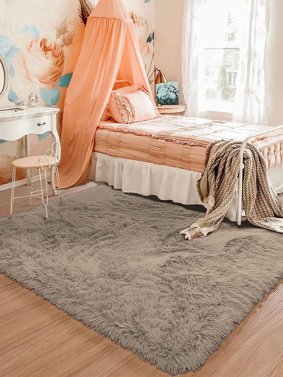 LUXEHOME INTERNATIONAL Taupe Solid 2000 GSM Marino Carpets LUXEHOME INTERNATIONAL Taupe Solid 2000 GSM Marino Carpets