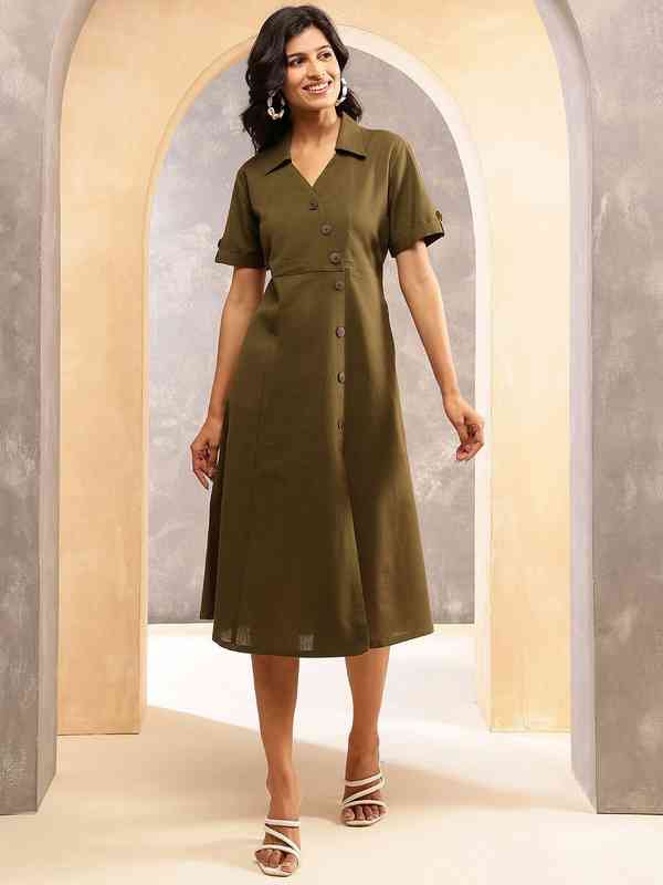 ARAVALII Women Solid Fit & Flare Dress ARAVALII Women Solid Fit & Flare Dress