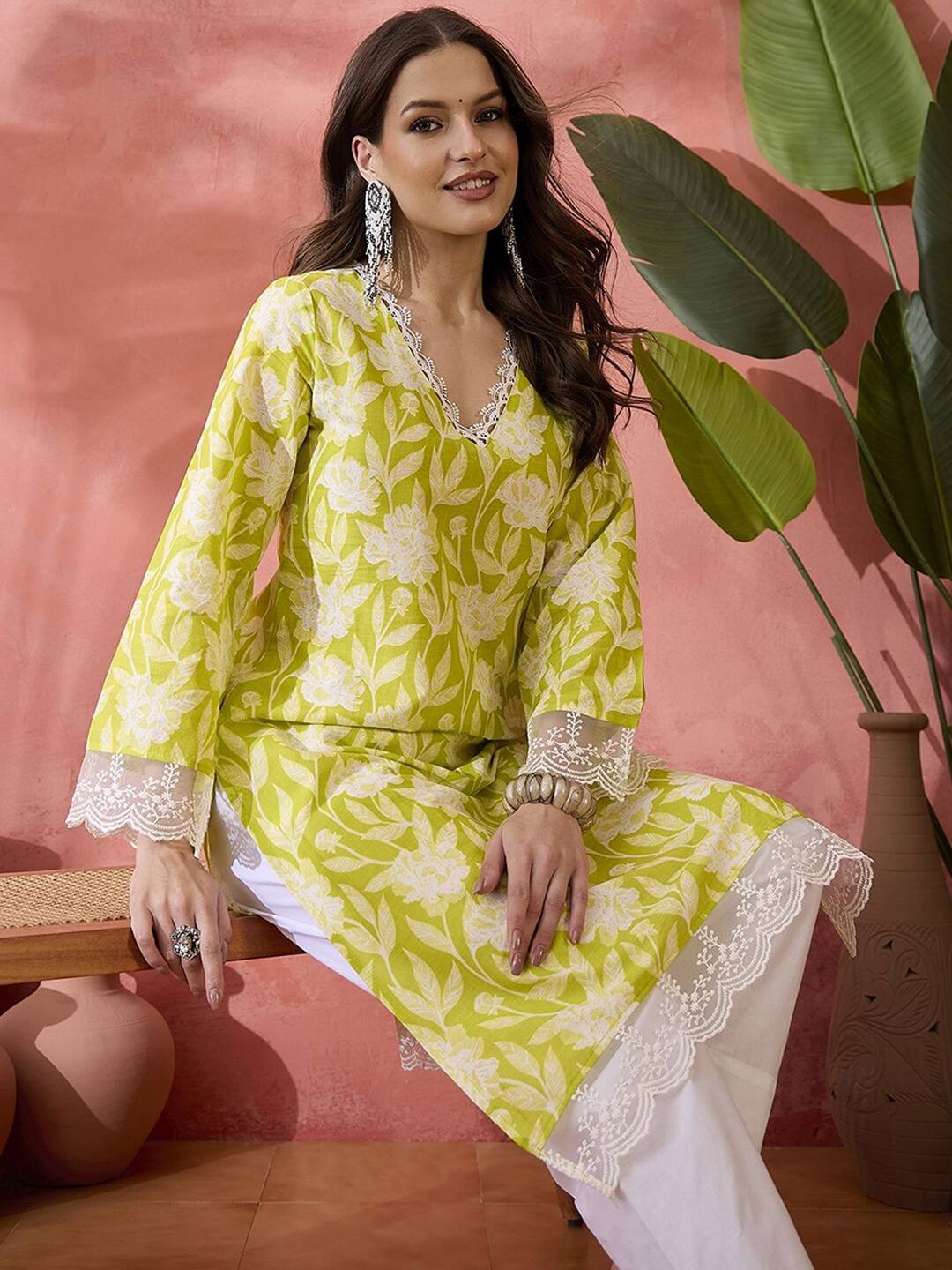 Sangria Floral Printed 100% Cotton Straight Kurta Sangria Floral Printed 100% Cotton Straight Kurta