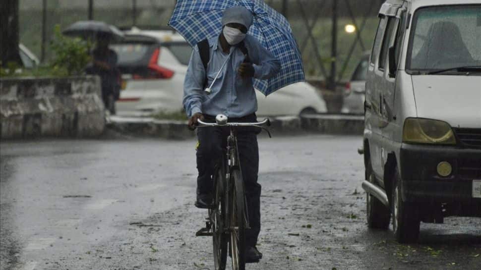 Delhi’s surface temperature fell by 11 degrees 