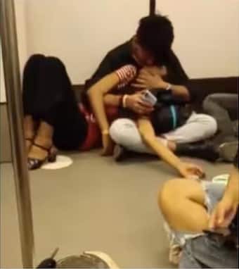 Delhi metro kissing video 