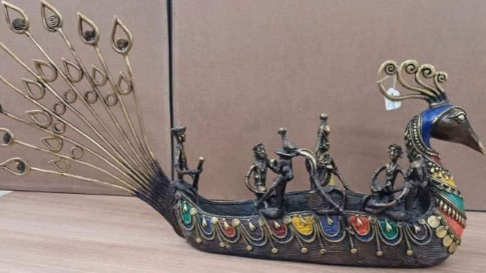 PM gifts a Dokra boat from Chattisgarh to Crown Prince Fredrik of Denmark