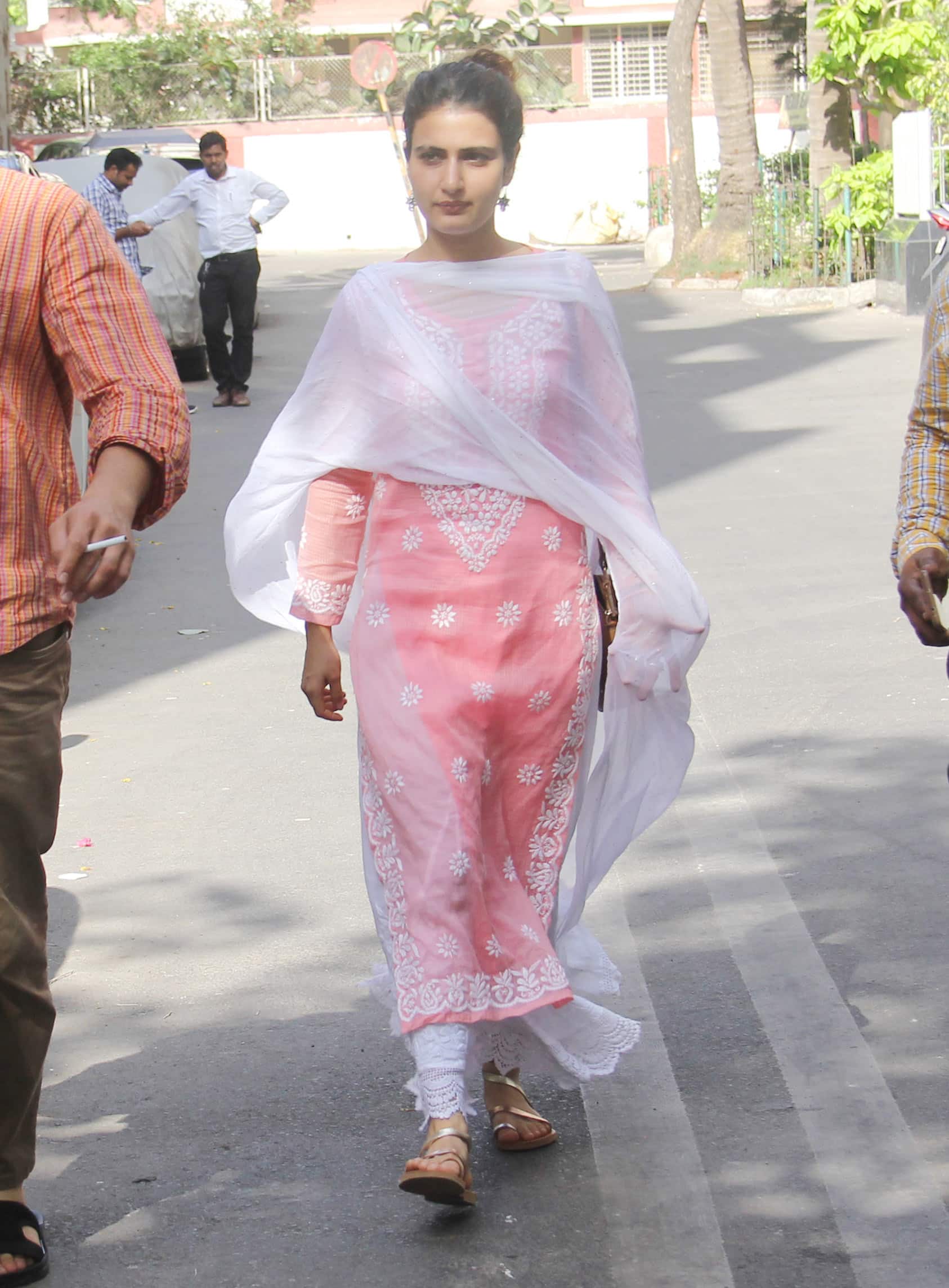 Dangal Girl Fatima Sana Sheikh Spotted Outside Aamir Khans Residence