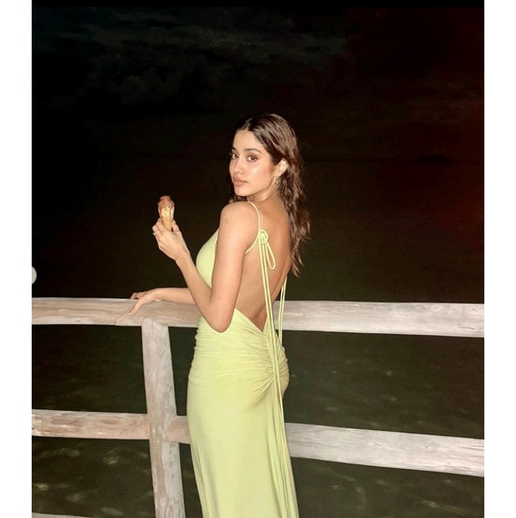 Janhvi Kapoor backless