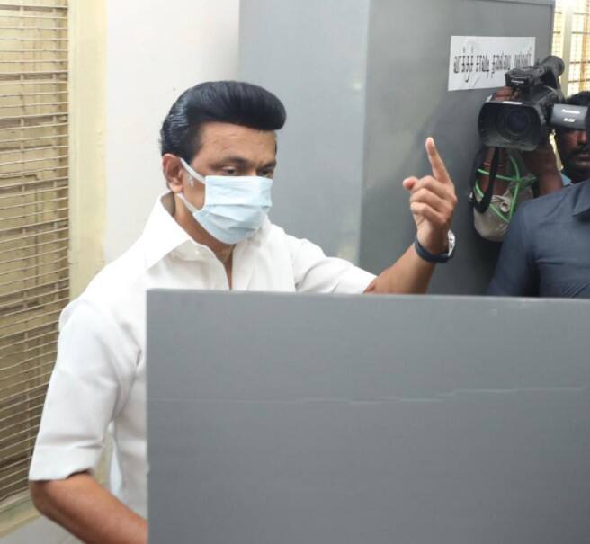 DMK Chief MK Stalin voting