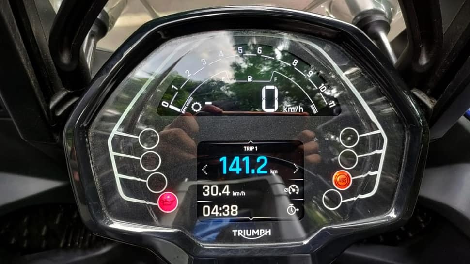 Triumph-Tiger-Sport-660-Review-instrument-console