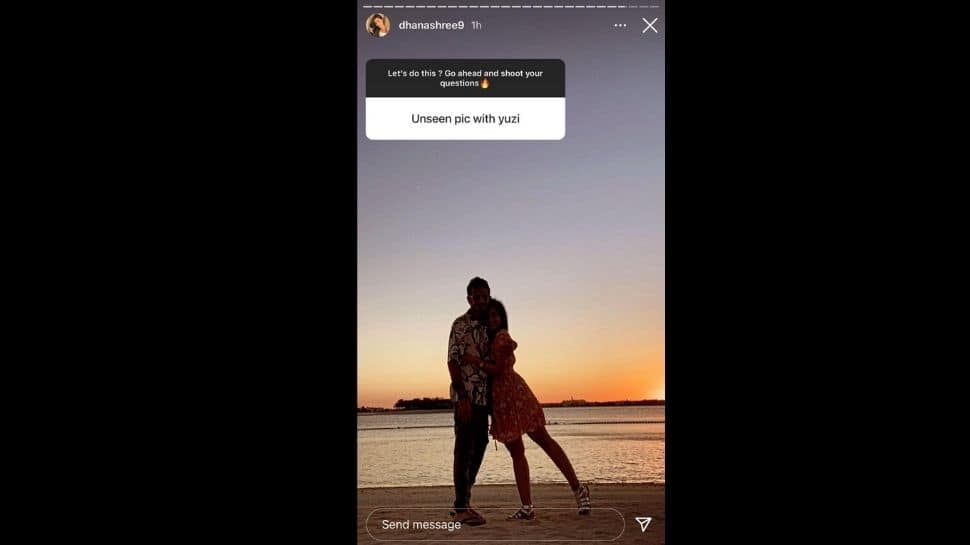 Romantic picture of Yuzvendra Chahal and wife Dhanashree Verma on a beach. (Source: Instagram)