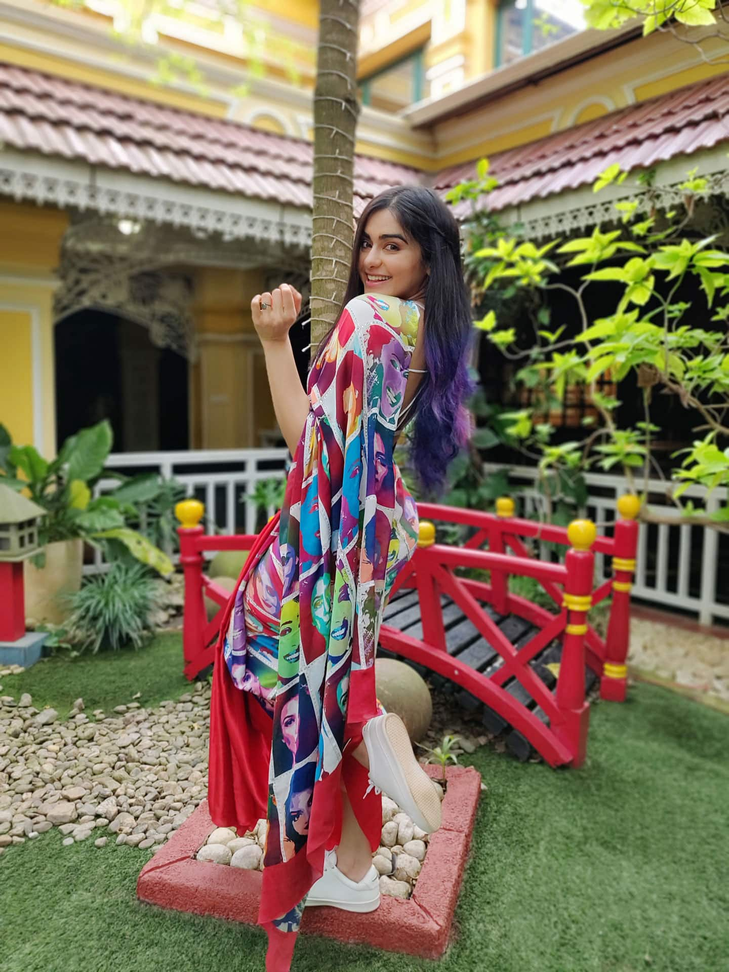 Adah Sharma dons a quirky saree with white sneakers, pics go viral—See ...