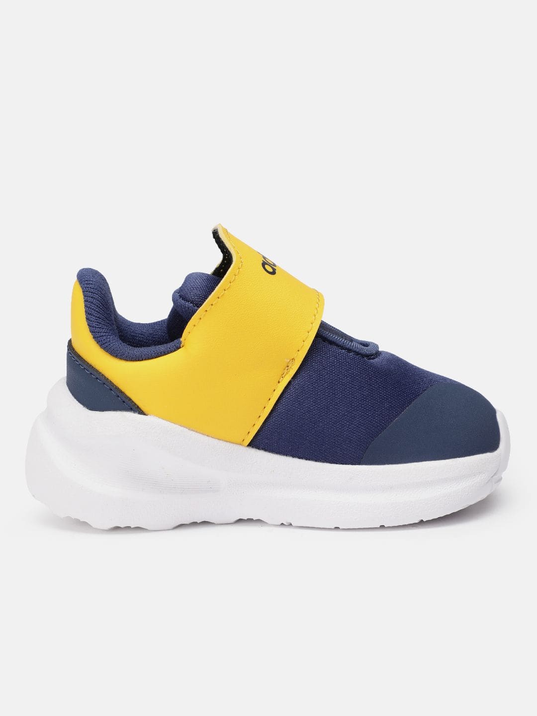 nike sneakers myntra