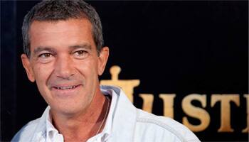 Nicole is shy: Antonio Banderas