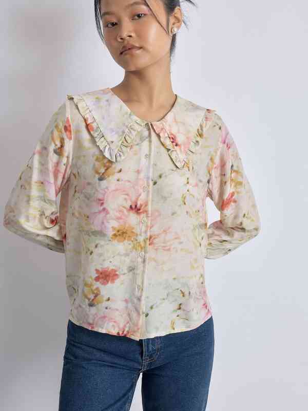  The Label Life Women Spring Floral Ruffle Collar Shirt