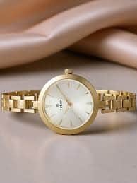 Relojes de mujer que mejoran instantáneamente tu outfit