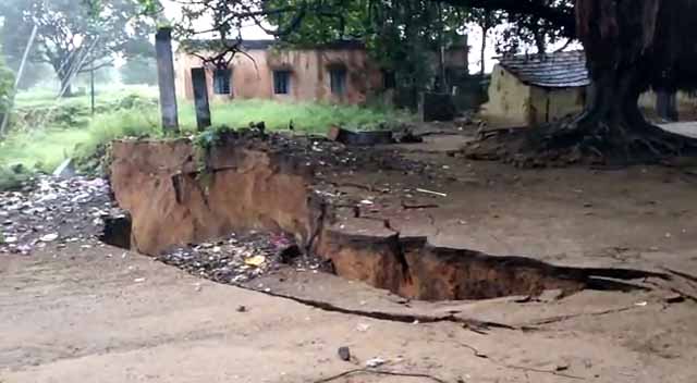 Durgapur road cave in, durgapur incident