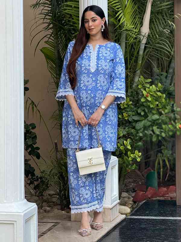 Janasya Women's Blue Pure Cotton Floral Printed Straight Co-ord Set Janasya Women's Blue Pure Cotton Floral Printed Straight Co-ord Set