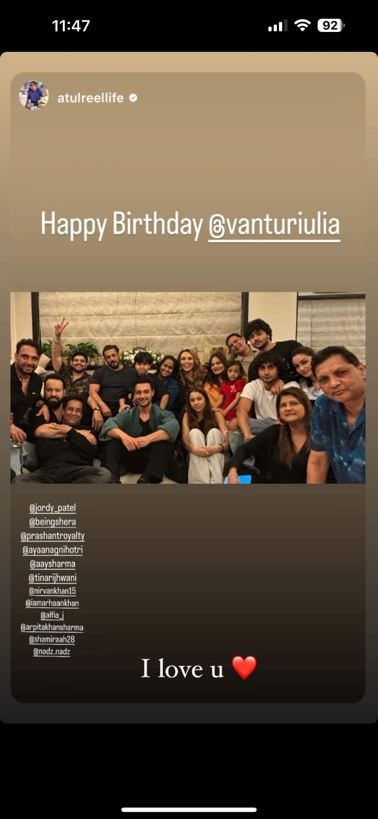 Salman Khan Celebrates Rumoured Girlfriend Iulia Vantur's Birthday With Family, Pics Go Viral | People News Filmymeet