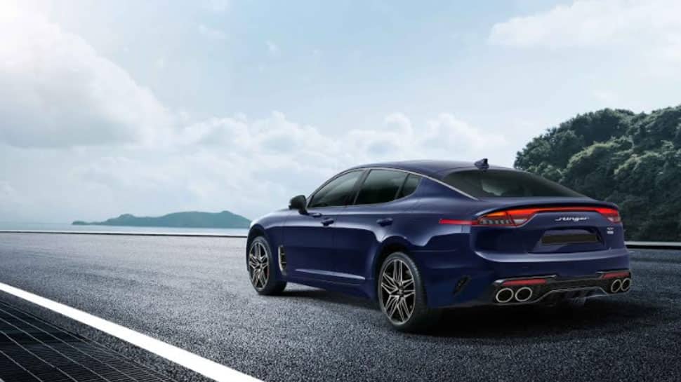 Kia Stinger sports sedan first images officially released – Check out exterior and interior pics
