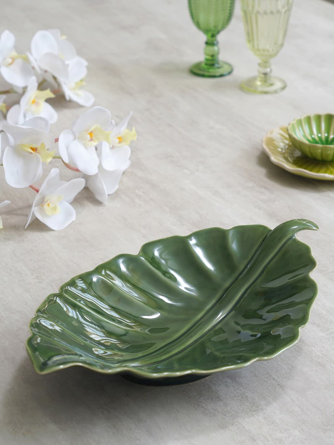 Pure Home and Living Unisex Green Leaf Shaped Plate Serveware