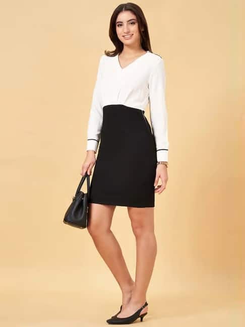 Annabelle V‑Neck Colourblocked Sheath Dress Annabelle V‑Neck Colourblocked Sheath Dress
