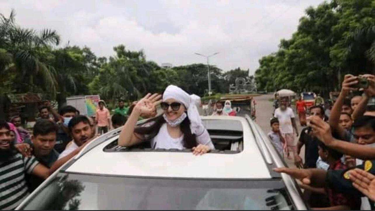 1284px x 724px - Bangladeshi actress Pori Moni held in drugs case granted bail after 26  days, waves at fans from car rooftop - Pics | People News | Zee News