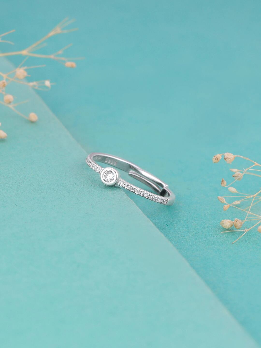 GIVA 925 Sterling Silver Rhodium-Plated Zircon-Studded Epitome of Love Finger Ring