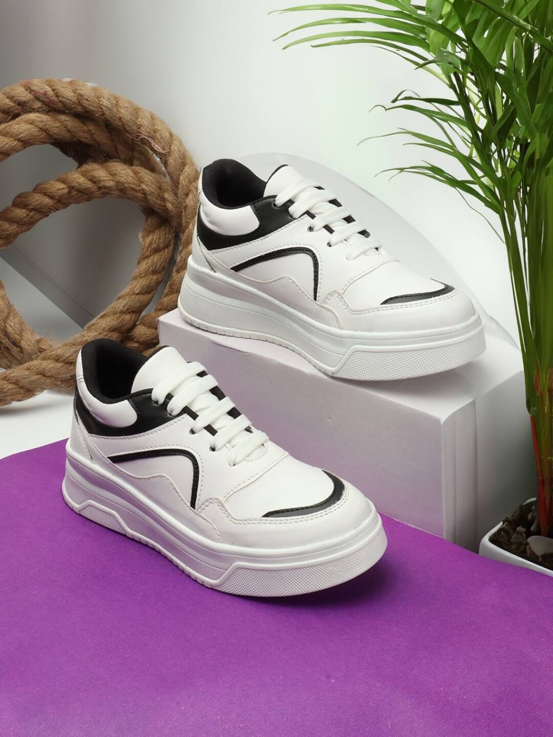Roadster The Lifestyle Co. Women White &amp; Black Lace-Up Flatform Sneakers