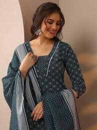 Libas Women Ethnic Motifs Printed Kurta with Trouser & Dupatta Libas Women Ethnic Motifs Printed Kurta with Trouser & Dupatta
