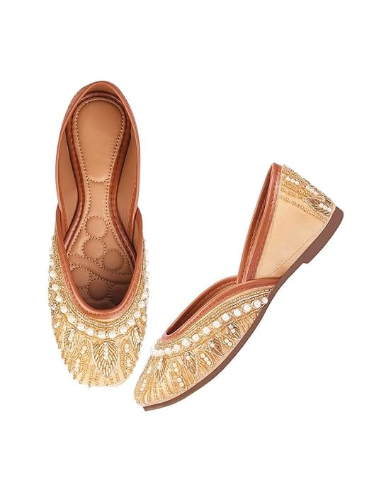 SilverArrow Designer Embroidered Mojari SilverArrow Designer Embroidered Mojari