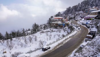 Shimla, Manali Blanketed In Snow On Christmas: 4 Dead, 223 Roads Shut, Hotel Occupancy Crosses 70%