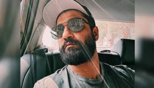 Vicky Kaushal SHOCKS the internet with his long beard, fans say 'he looks  like a villain
