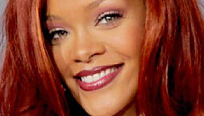 Rihanna Averted Wardrobe Malfunction And More News Zee News