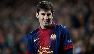 Lionel Messi recovering well from hamstring strain, Barca say