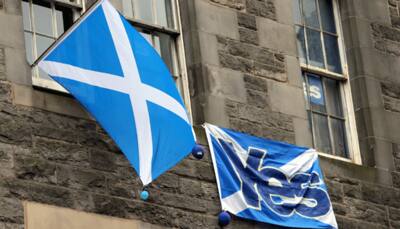 Among football fans, Scotland referendum cuts across divide