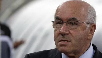 FIFA bars Italian FA chief over ''banana'' comment