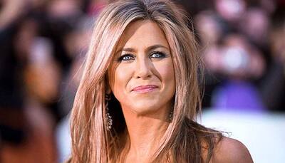 Aniston's fiance makes her happy with surprises