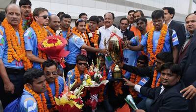 Narendra Modi meets India's Blind Cricket World Cup winners