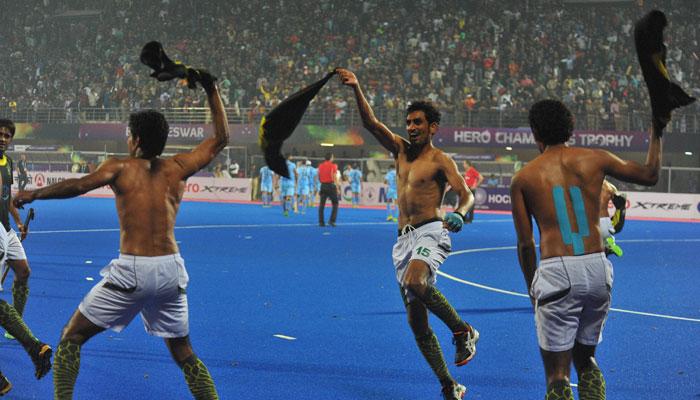 FIH suspends 2 Pakistani hockey players for indecent behaviour FIH suspends 2 Pakistani hockey players for indecent behaviour