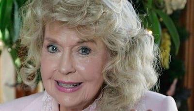 'Beverly Hillbillies' star Donna Doughlas dies at 82