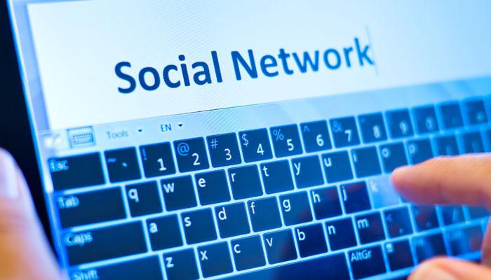 The math of how decisions 'cascade' in social networks The math of how decisions 'cascade' in social networks