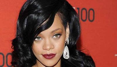 Rihanna designs bags for charity